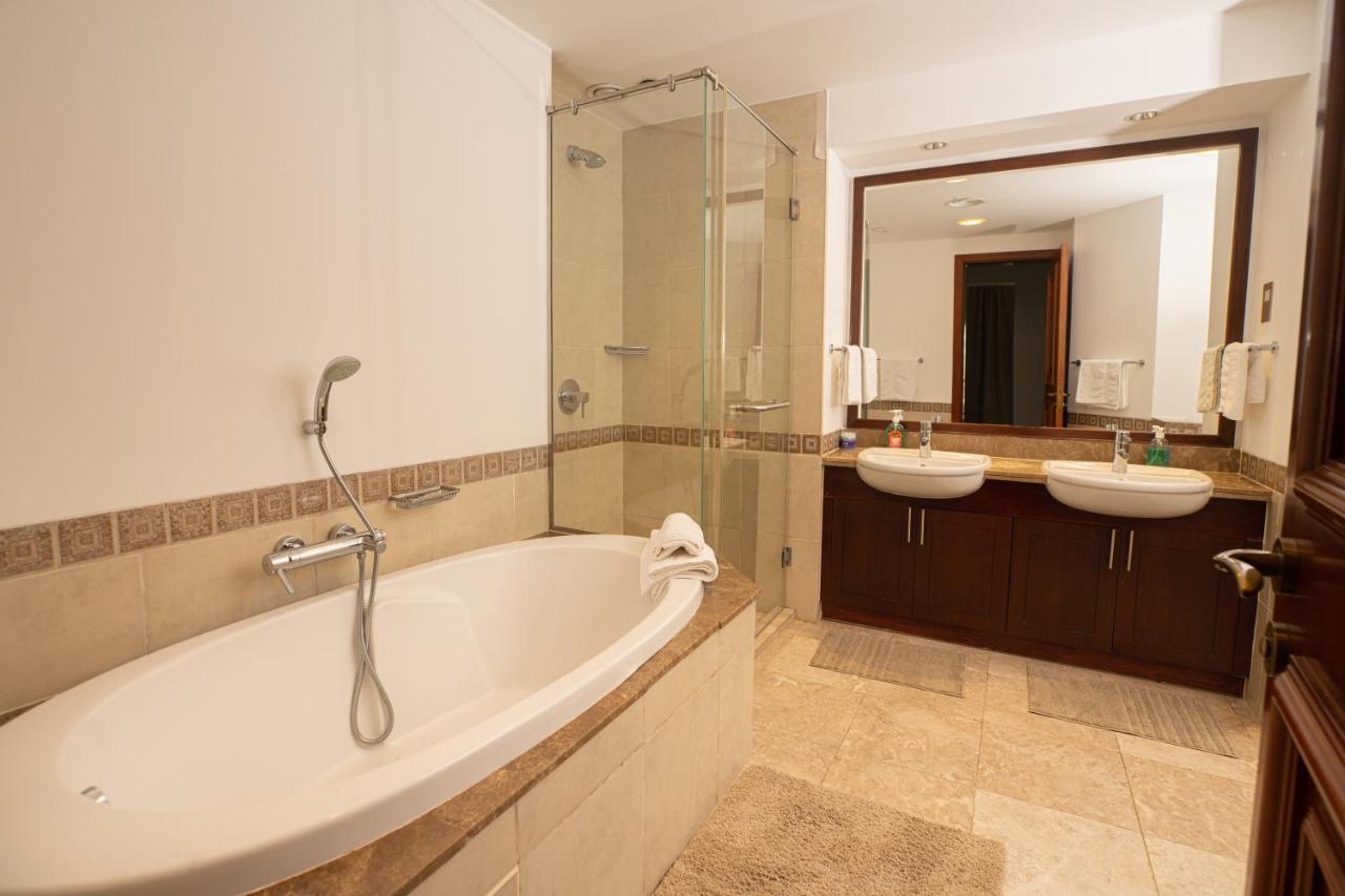 Gorgeous 2Br In Fairmont Apartment Dubai Exterior photo